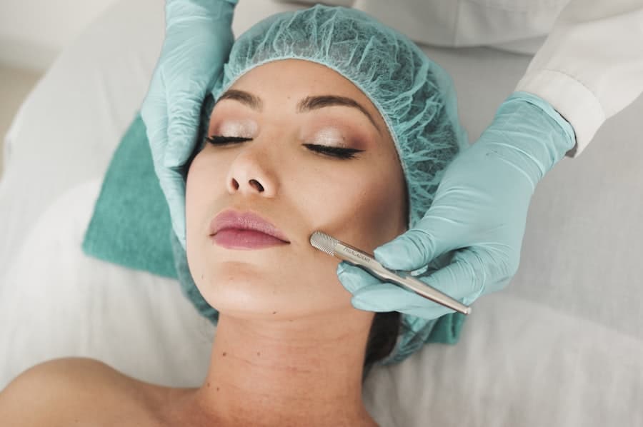 Cosmetic Nose Surgeon
